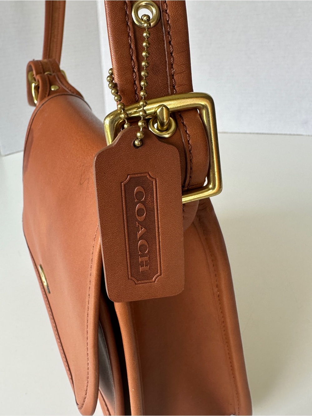 Coach Rambler Tan Leather Flap Crossbody Bag Turn-Lock Closure Handbag - Picture 3 of 16